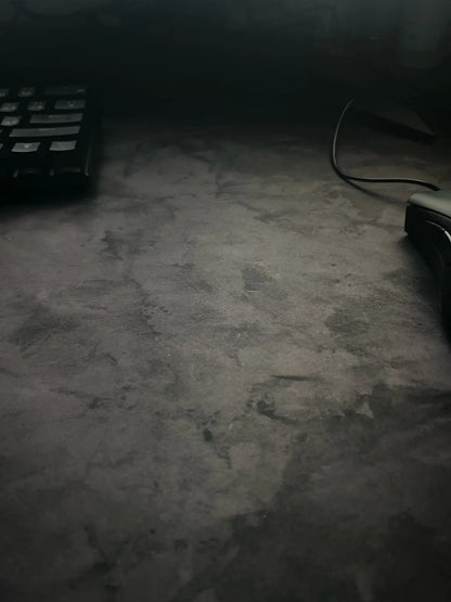 Mouse Pad Desk Mat Minimalista Cinza XXL – Superfície Control e Costura Reforçada