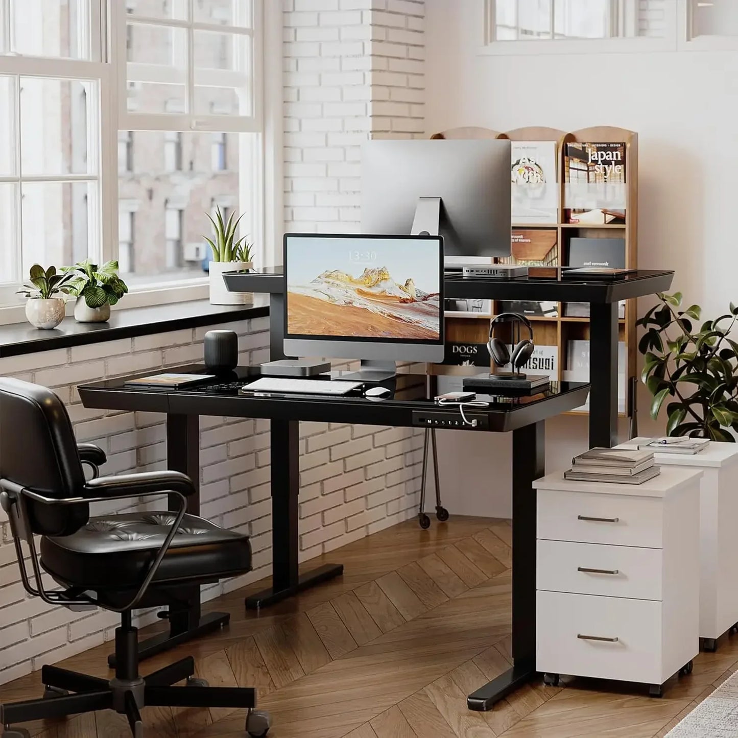 Mesa Ergonômica Elevatória Elétrica com Tampo de Vidro Inteiriço de 55" e Gavetas Integradas
