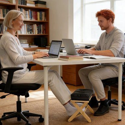 Apoio de Pés Ergonômico de Dupla Camada em Madeira com Topo Estofado e Rampa Antiderrapante