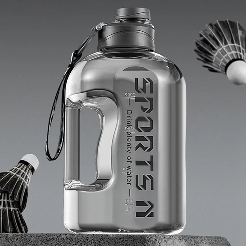 Garrafa Galão Esportiva em Tritan de Alta Capacidade com Canudo e Alça (1.7L / 2.7L)